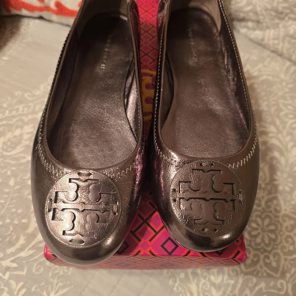 Tory Burch Metallic Flats SIZE 6 - Picture 2 of 3